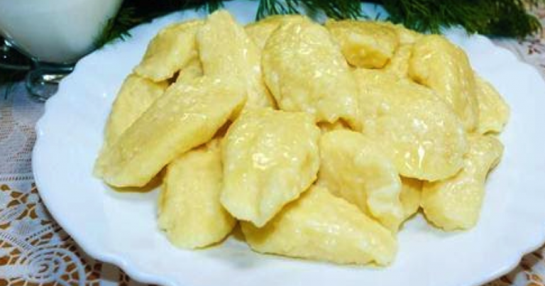 Najbardziej leniwe pierogi twarogowe bez mąki. Bez brudzenia i sprzątania. Czyste ręce i stół