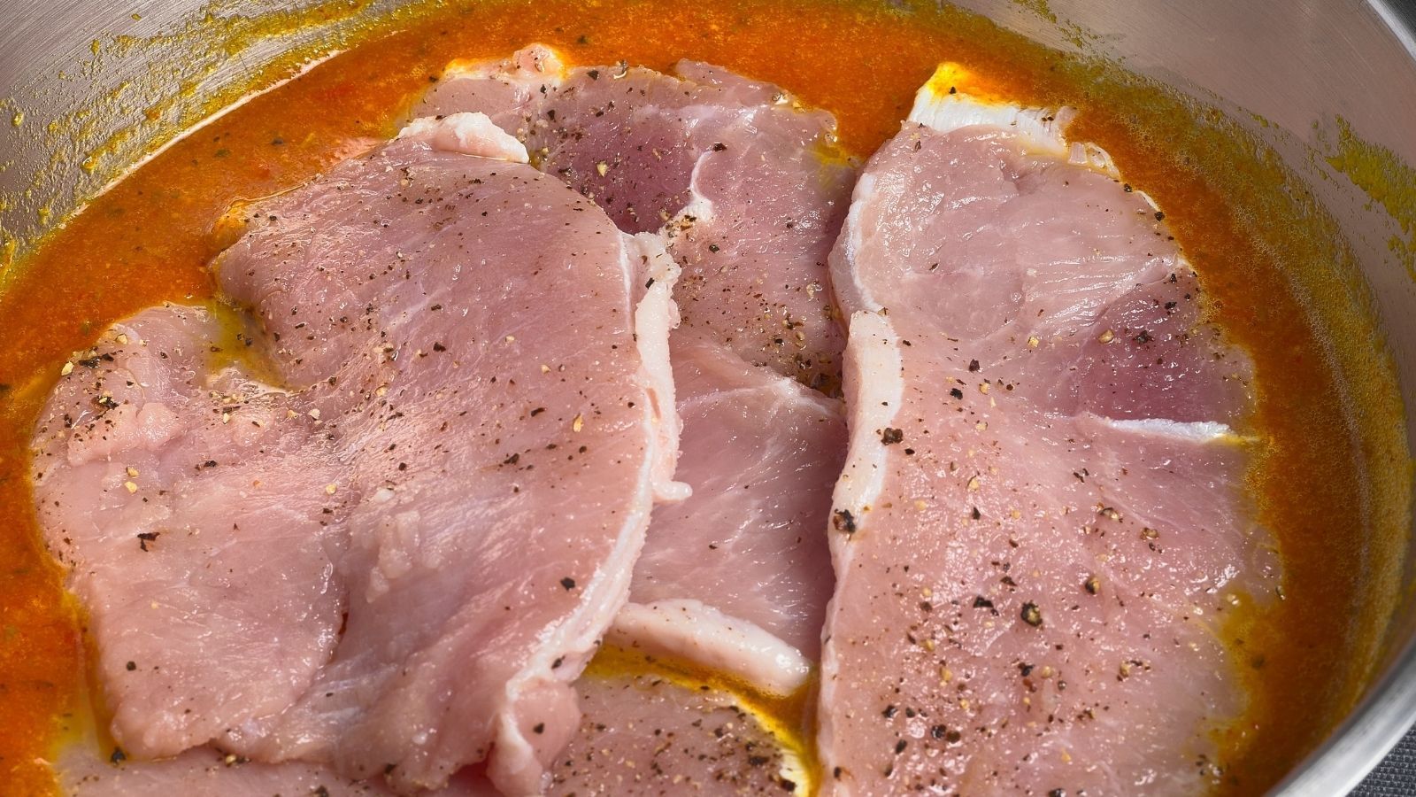 Marynata z musztardy i cebuli zamiast mleka — schabowy kruchy po 2 godzinach